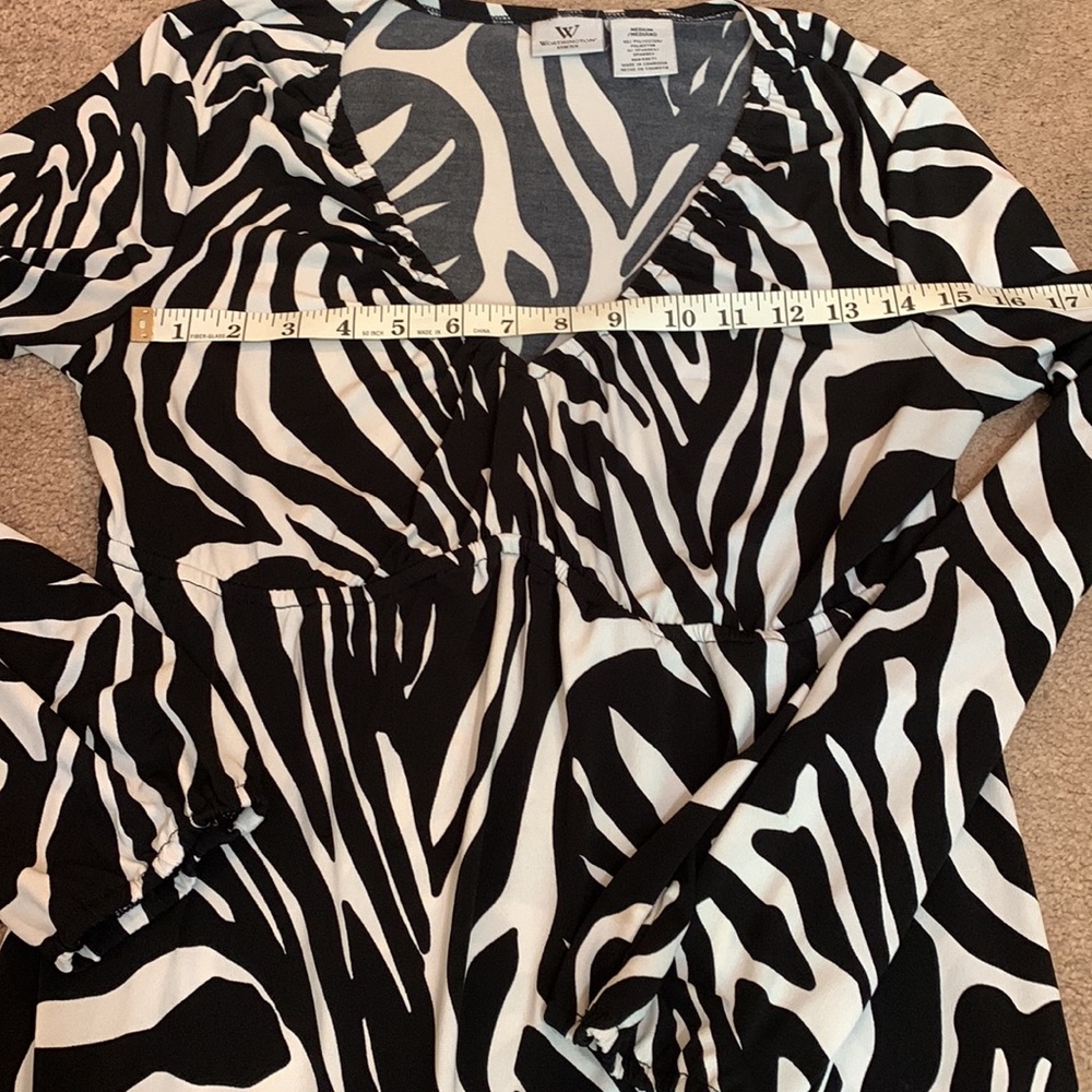 EUC Women’s Worthington Stretch Long Sleeved Zebra Print Blouse - Picture 4 of 5